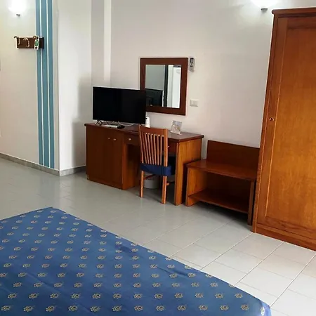 Hotel Villaggio Aurora San Pietro in Bevagna Room photo